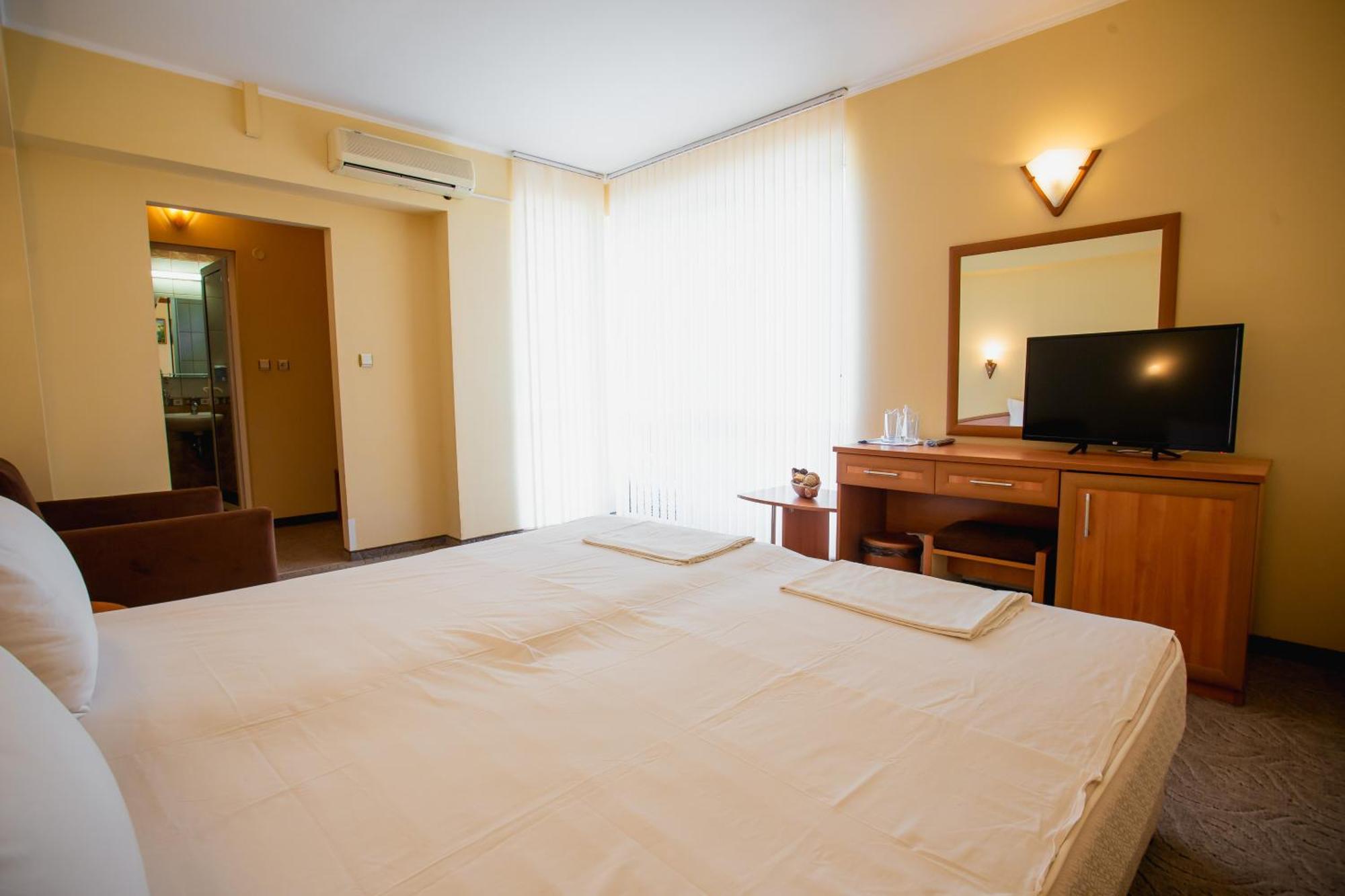Hotel Dolphin Ravda Eksteriør bilde